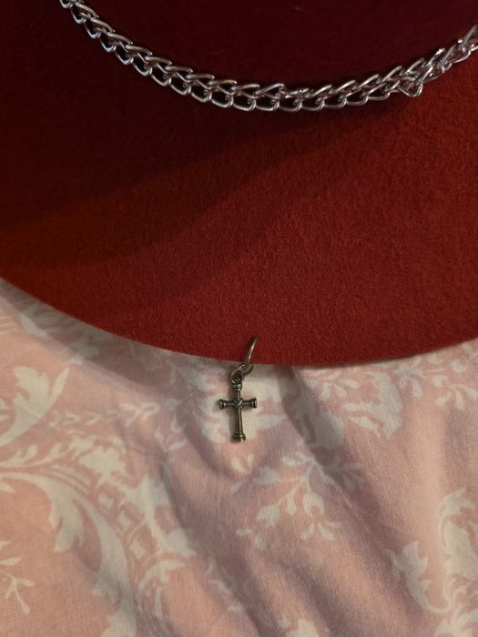 Vând pălărie Hatiful.