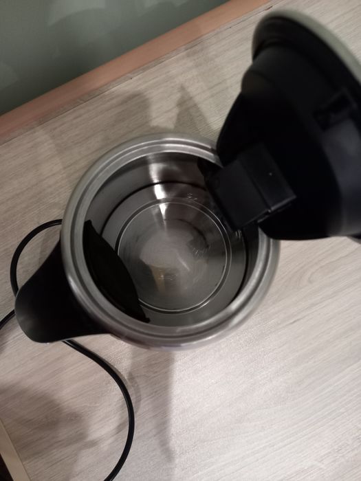 Електрическа кана Philips нова!