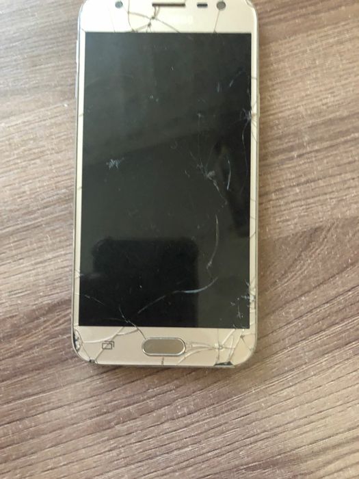 Продам срочно два  Самсунг j3