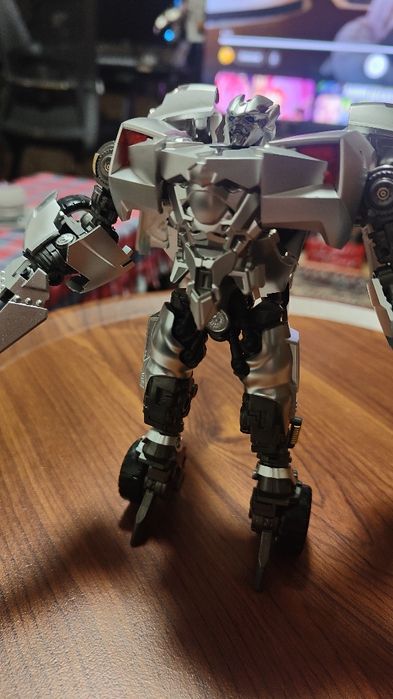 LS-07 MP Transformers Sideswipe