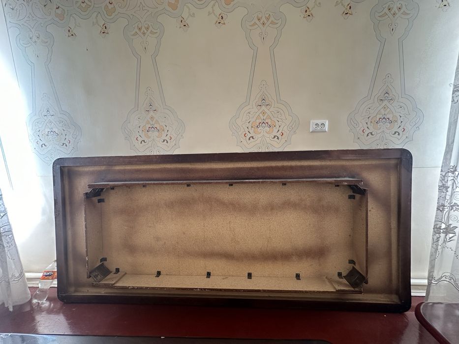 Стол продается 275x120