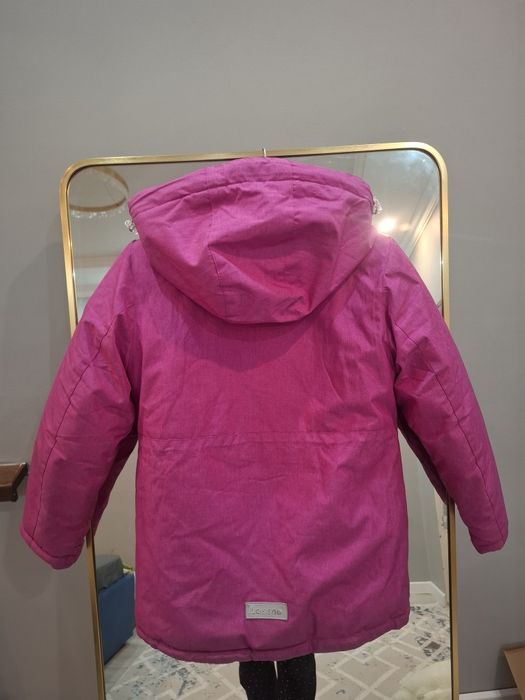 Продам 2 куртки для девочки на 8-9 лет