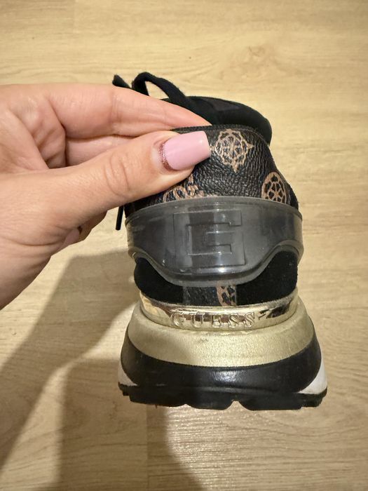 Дамски маратонки Guess