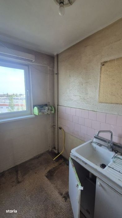 Garsoniera De renovat- An 1978 - Metrou - Costin Georgian