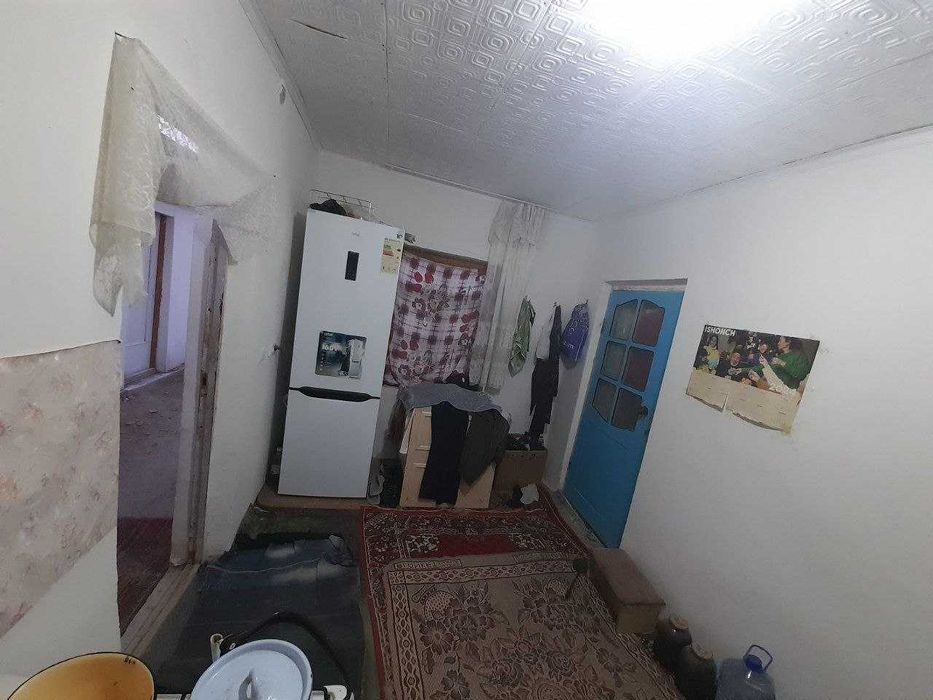 Срочно уй сотилади.