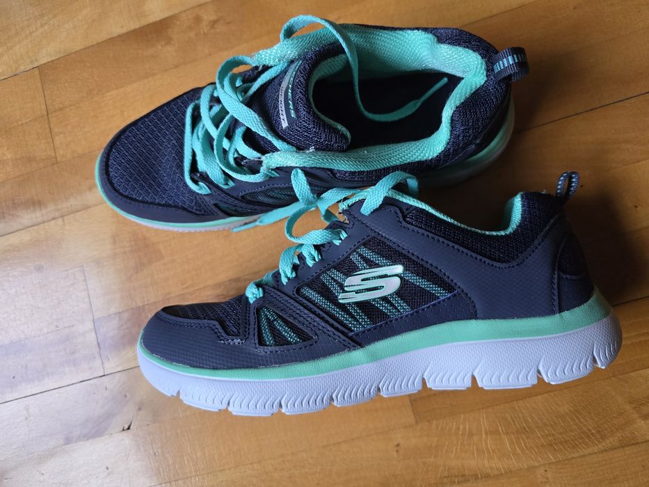 Adidasi Skechers 37