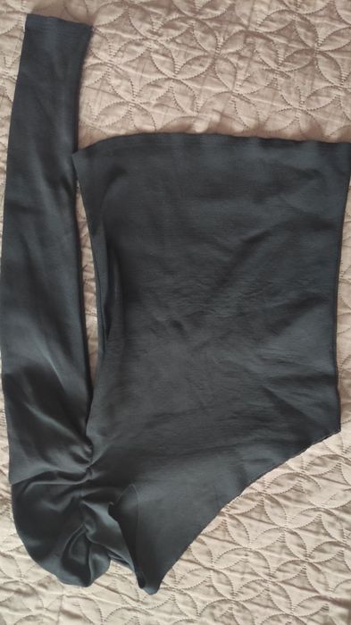 Нова блузка с един ръкав