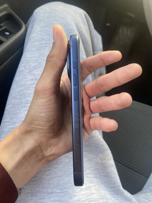 Iphone 17 pro Deep Blue