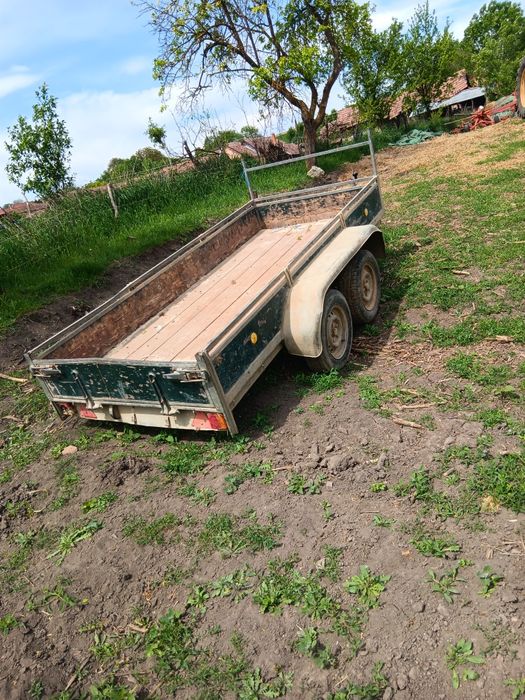 Vând diferite utilaje agricole sau schimb cu animale