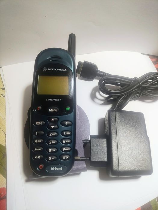 Motorola  Timeport+ incarcator Nou ( decodat, baterie nouă dublă)