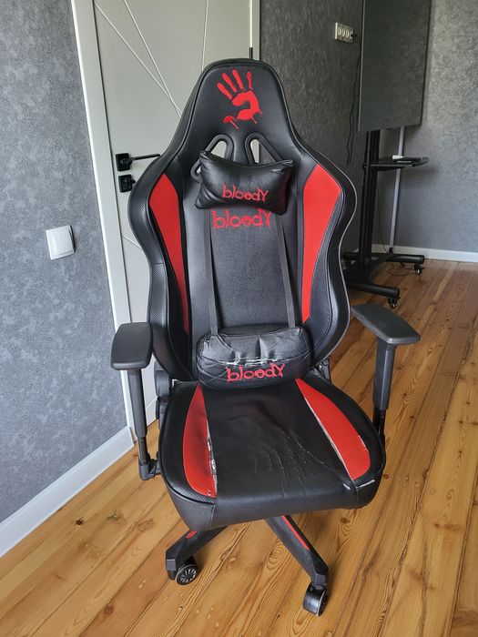 Продам компьютерное игровое кресло