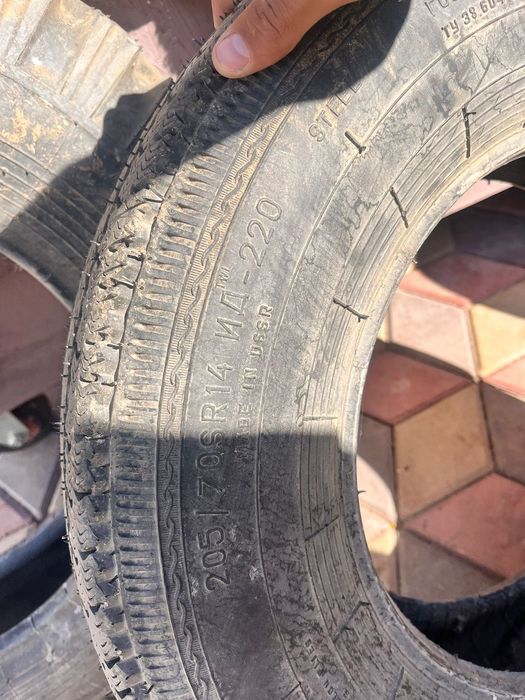 продаю шины для машин