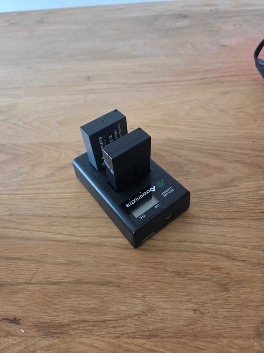 Canon EOS M100 + обектив Canon EF-M 15-45mm + обектив Sigma 30mm f1.4