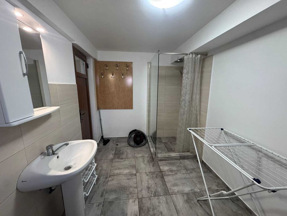 Inchiriez garsoniera de 25mp, zona auchan Iris