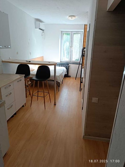 Дава се под наем  в София, Център - 20 кв.м за 200 € - Снимка #3