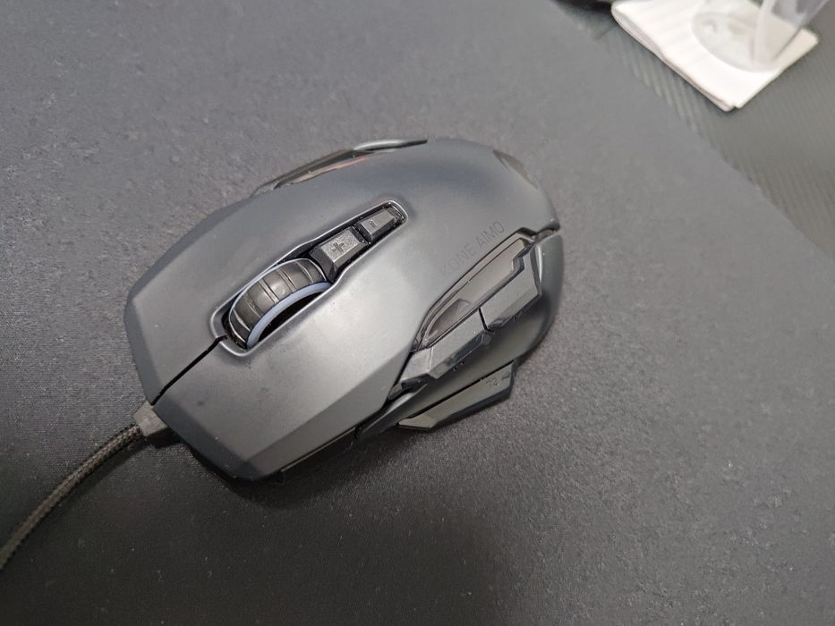 Mouse Roccat Kone Aimo ca nou