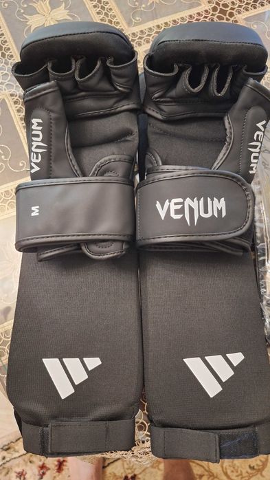 Manusi si tibiere pentru MMA