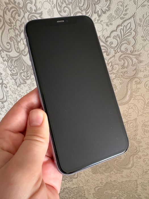 Продам айфон 11 в хорошем состоянии