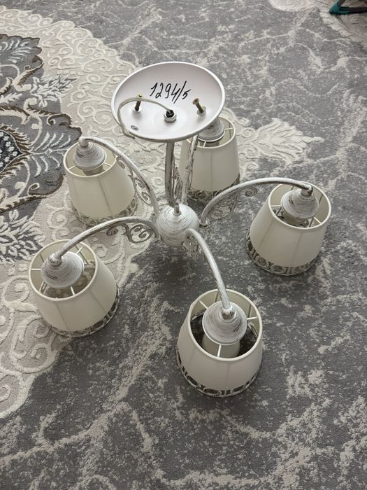 Продам люстры висячие