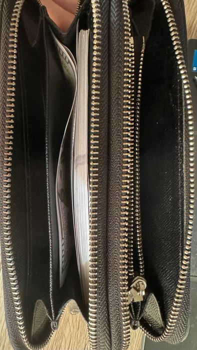 Louis Vuitton портфейл