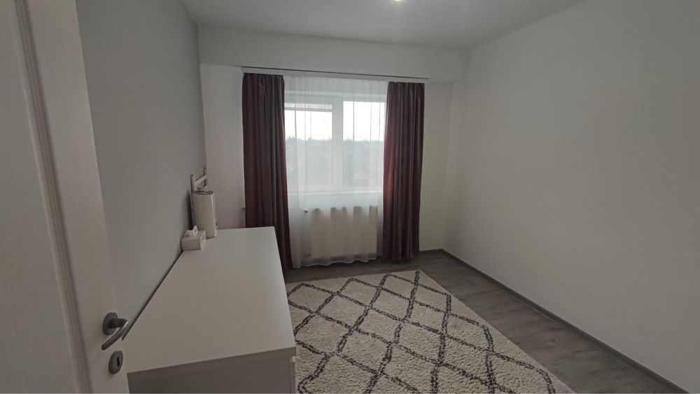 Vand apartament 3 camere