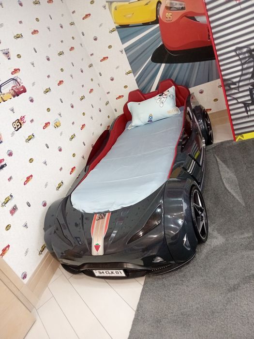 Продам Кровать машины  в комплекте