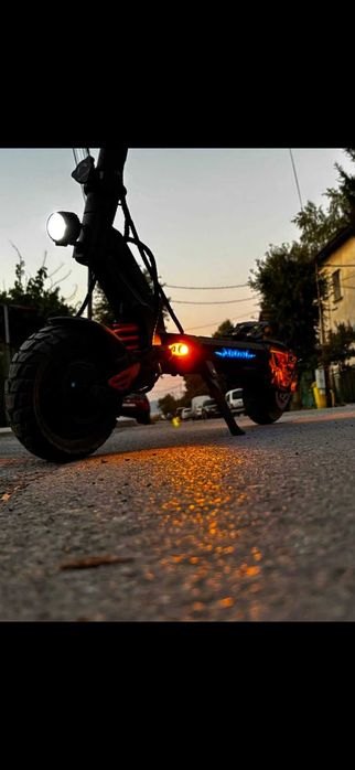 Продавам електрическа тротинетка KuKirin G2 Master