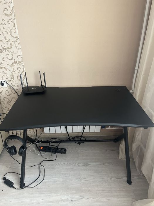 Продам игровой компьютерный стол