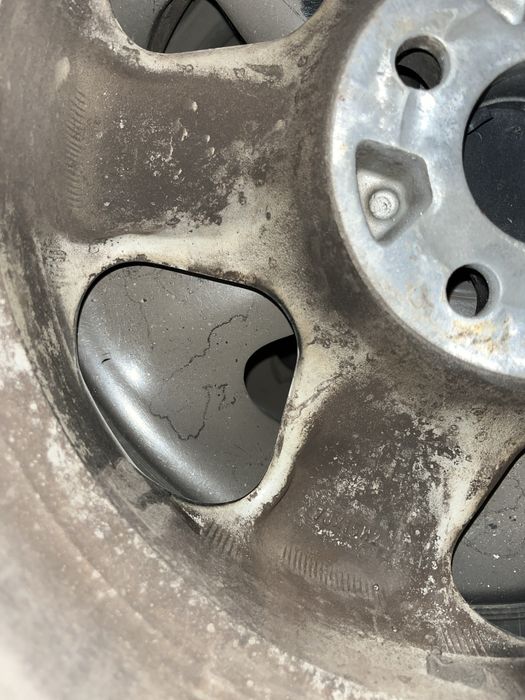 Джанти 15ки OZ от Алфа 145/6 със зимни гуми.