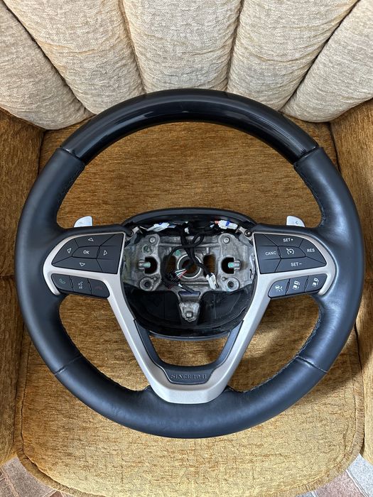 Volan lemn / mahon Jeep Grand Cherokee WK2