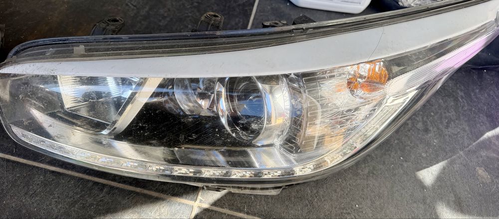 Vand far cu led Kia Ceed stanga dupa 2013
