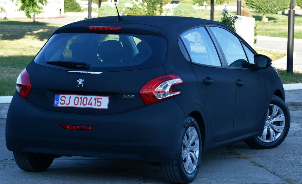 Peugeo 208 1.2 benzina, an 2015 , 112 000 km , rate , livrare, garantie
