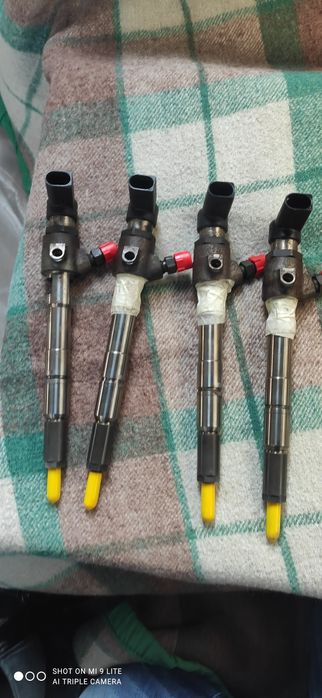 Vând Injectoare Volkswagen Caddy 2013, model 2k