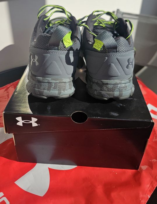 Маратонки UndeR ArmouR