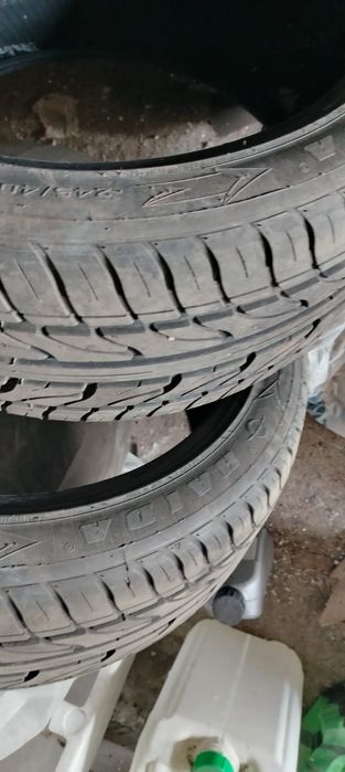 Резина почти новая