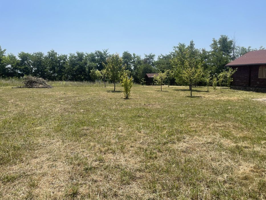 Teren de vânzare Budacu de Jos – 3 parcele, utilități la limită, zonă Raal