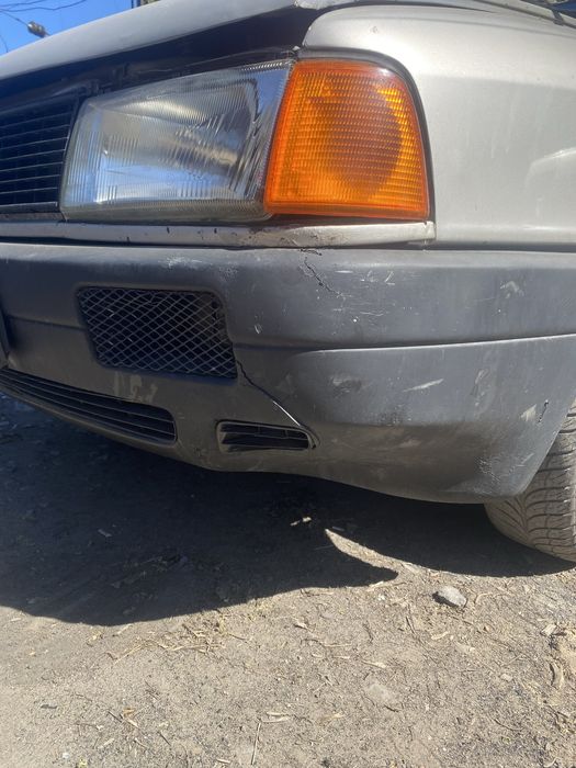 Передний бампер Ауди 80 оригинал