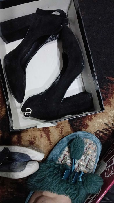 Продам женскую обувь