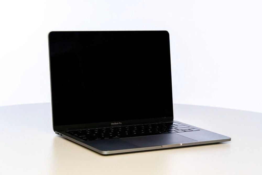 Apple MacBook Pro 2017 в идеальном состоянии