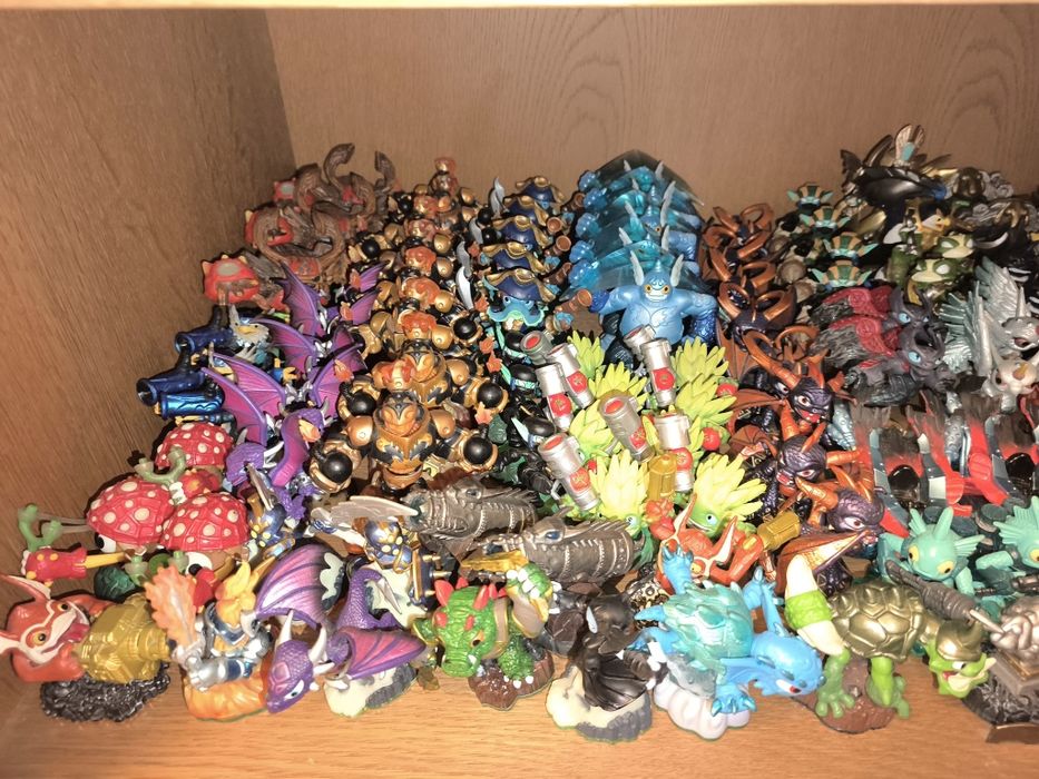 250 figurine skylanders