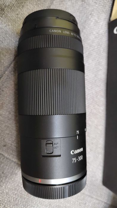 Обектив Canon RF 75-300