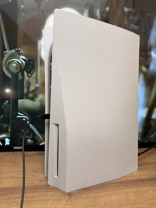 PlayStation 5 + геймпад и игры в подарок