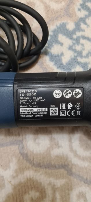 Продам УШМ BOSCH GWS 17-125S.