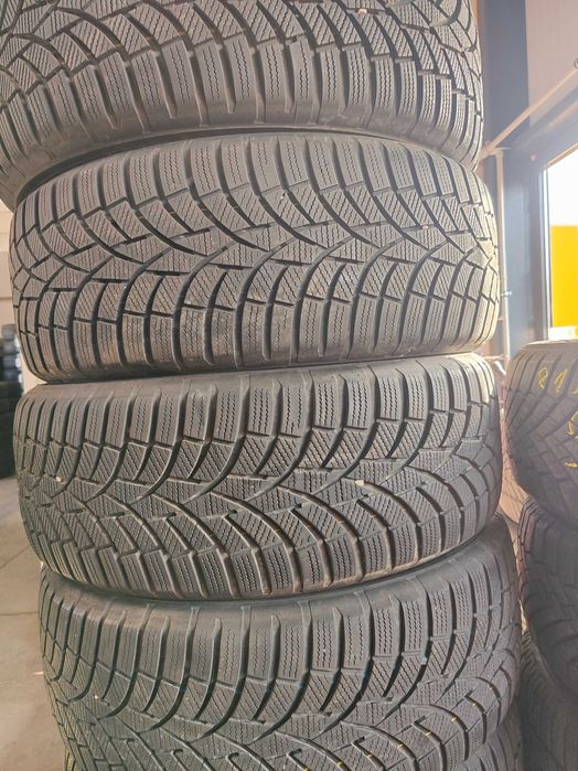 4бр.зимни гуми 215/55/18 Toyo