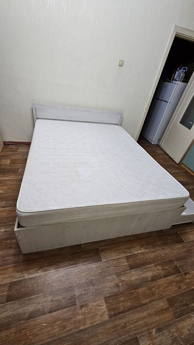 Продам Кровать 160х200
