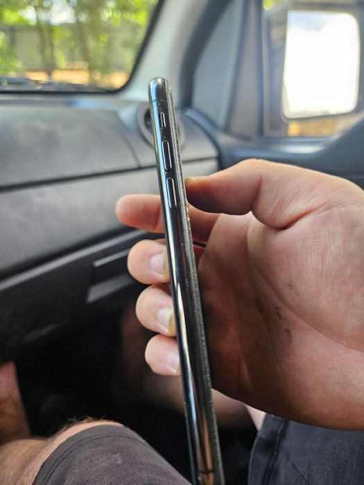 Iphone XS в хорошем состоянии