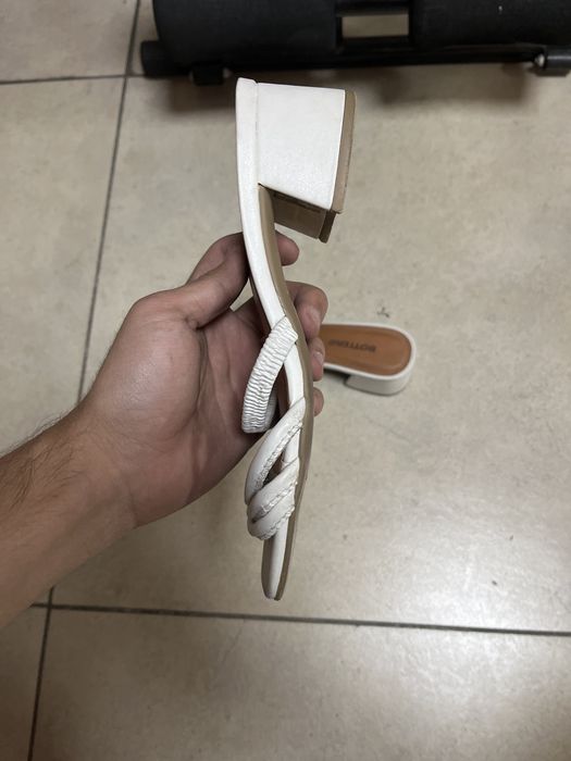 Каблуки белый цвет
