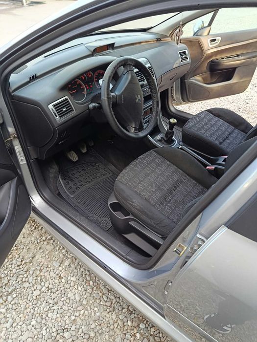 Продавам Peugeot 307