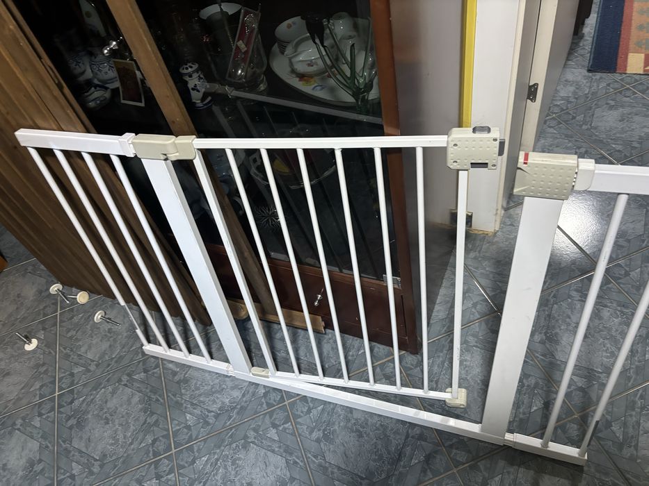 2 броя огради за стълбища