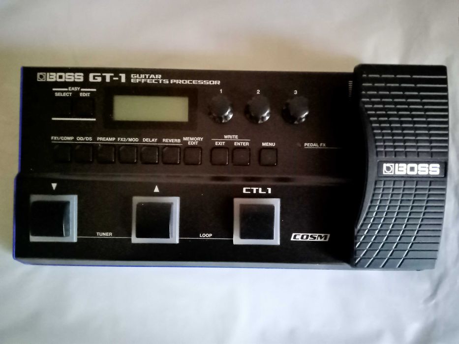 Процессор гитарный BOSS-GT1